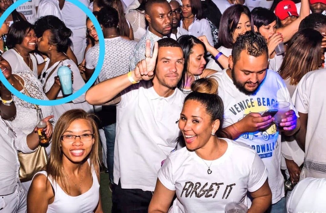 queenteline's tweet photo. Look at my friends loving on each other in the middle of #SpringFest2018 ❤

📸 : @Augustobolas https://t.co/6MZBJC4of3