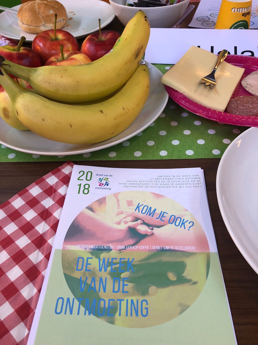 fannymustamu's tweet photo. kickoff ‘WEEK VAN DE ONTMOETING’ in De Groene Stee @indebuurt033 @Kwintesggz #wijkontbijt #ontmoeting #eenzaamheid https://t.co/s3FCExzJu1