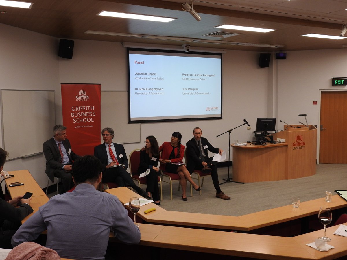 Last week <a href="/KimHuong79/">KimHuong Nguyen🖖</a> and I joined <a href="/f_carmignani/">Fabrizio Carmignani</a> and Nick Rohde in a panel discussion organised  by <a href="/GriffithBiz/">Griffith Business School</a> on #incomeinequality in Australia based on <a href="/ozprodcom/">Productivity Commission</a> report findings. Finally, #genderbalanced panels are becoming the norm <a href="/WomenEconAU/">WomenEconAU</a>