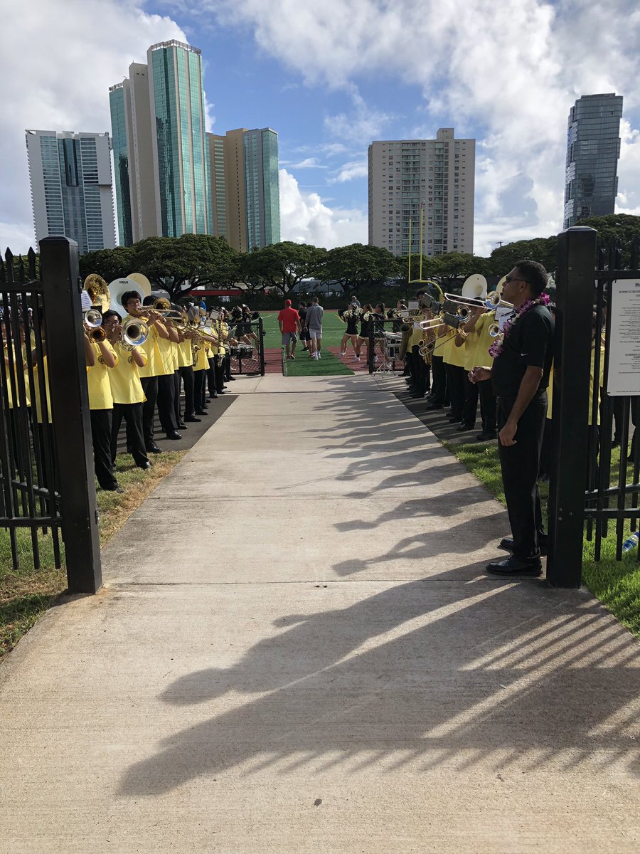 Tiger_Athletics's tweet photo. Thank you Band and Cheerleaders for coming out today to welcome @BleacherReport as they visit @mckinleytigers and the football team.  Awesome job! @Jodlei23 https://t.co/HqwXe5DoPa