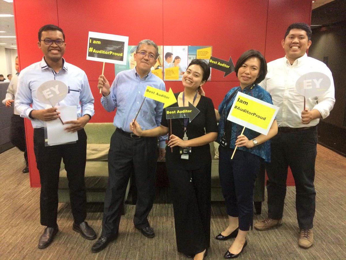 EYIndonesia's tweet photo. In between hours of analyzing reports or proposals on the monitor, our auditors at EY Indonesia office is also joining the #AuditorProud day. It's called a work-life balance :D #EY #AuditorProud #LifeatEY https://t.co/BLzVhomSyB