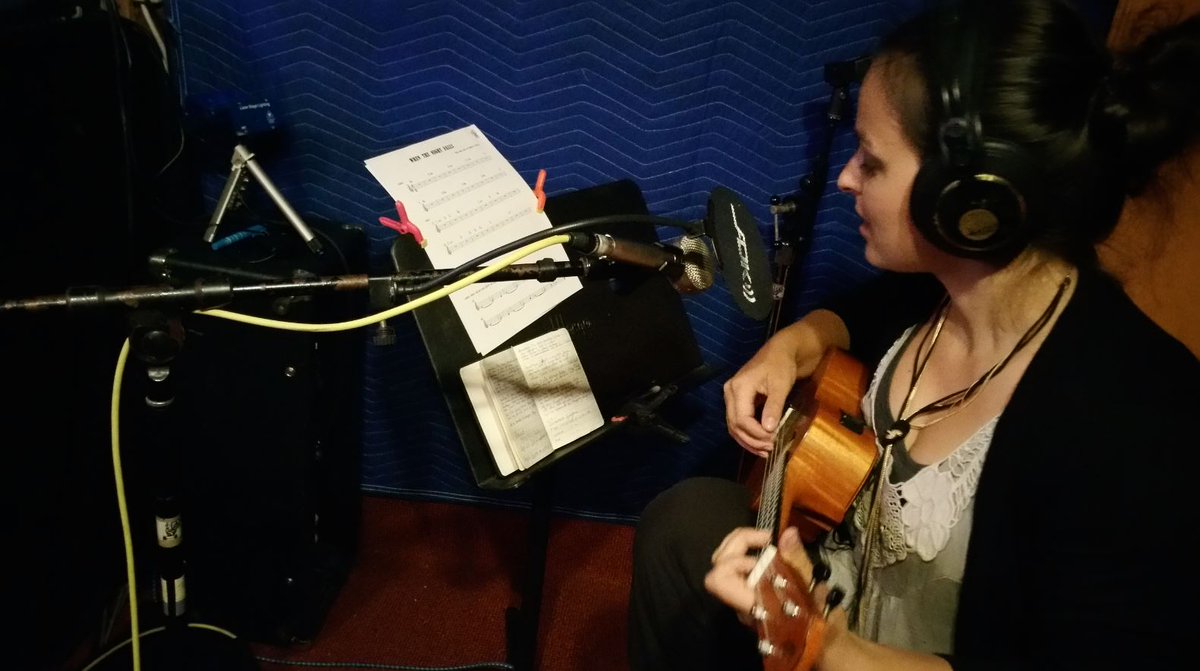 MarionFiedlerTN's tweet photo. About two years ago I recorded two songs with the producer of #KurtCobain and many more, that was an exciting session. It also felt good to produce with another producer - I hope you like this song we recorded! #ballad #acousticPop #live https://t.co/PYEJre529Z #WhenTheNightFalls https://t.co/rcJ4p9dmP8