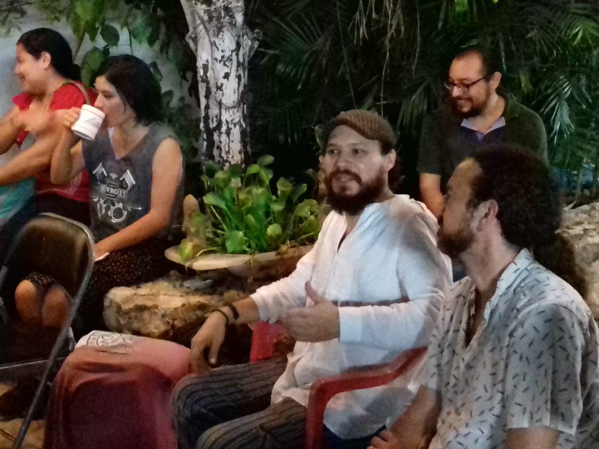 rodrigovazquep_'s tweet photo. Un gusto estar nuevamente en una asamblea organizativa más del @OCACYucatanMx desde Casa Huapango de la 75.

Amigos artistas les invito a participar este domingo en la mega exposición de arte y cultura. Interesados enviar mensaje. #OCACY #CulturaYucatan #ObservArte #Mérida #Yuc https://t.co/2WL3SlSj0J