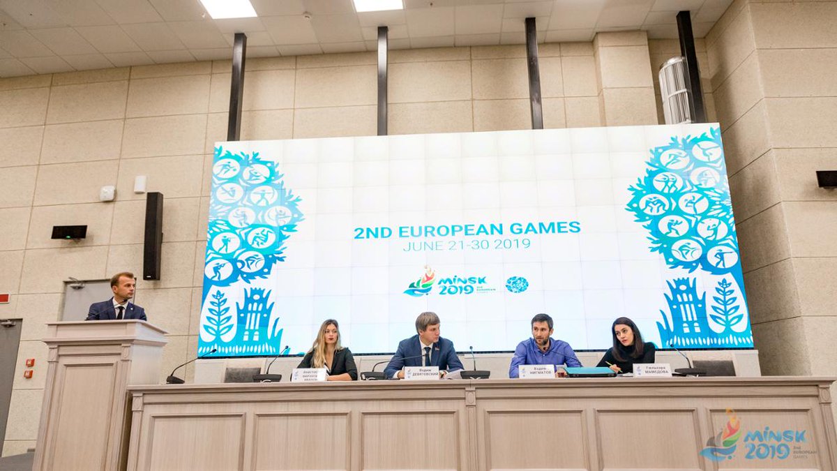 <белорусским журналистам рассказали о новом формате легкоатлетических соревнований – «Динамичная новая легкая атлетика» (Dynamic New Athletics – DNA).

Очень рекомендуем почитать: minsk2019.by/ru/news/616

#minsk2019 #brightyear #brightyou