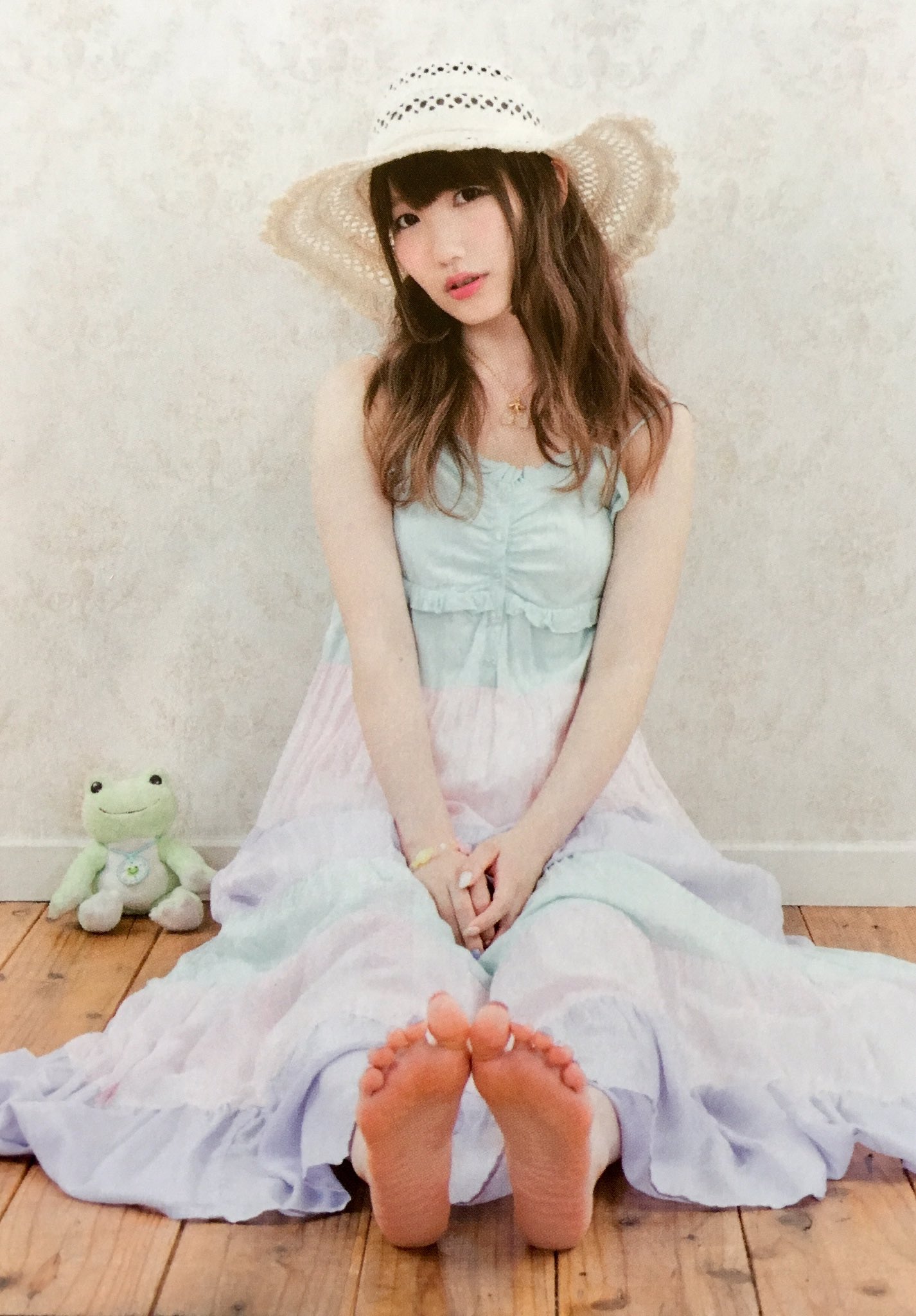 女性声優の足裏 内田彩