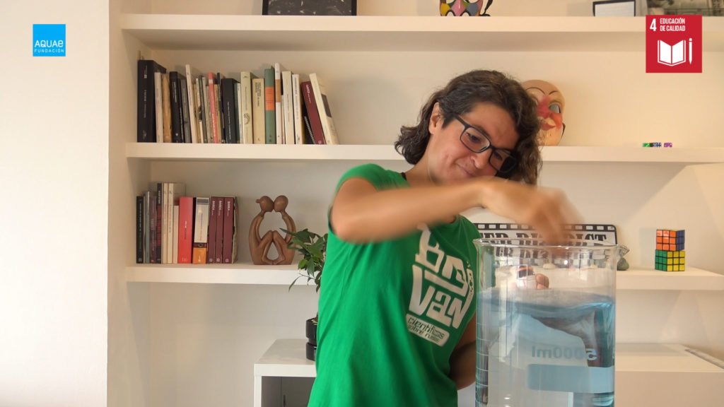 VÍDEO DE PROYECTO: El CO2, que acidifica mares y océanos, está destruyendo los ecosistemas acuáticos. <a href="/FAquae/">Māra Barkāne</a>  ow.ly/gWkE30lYuQV