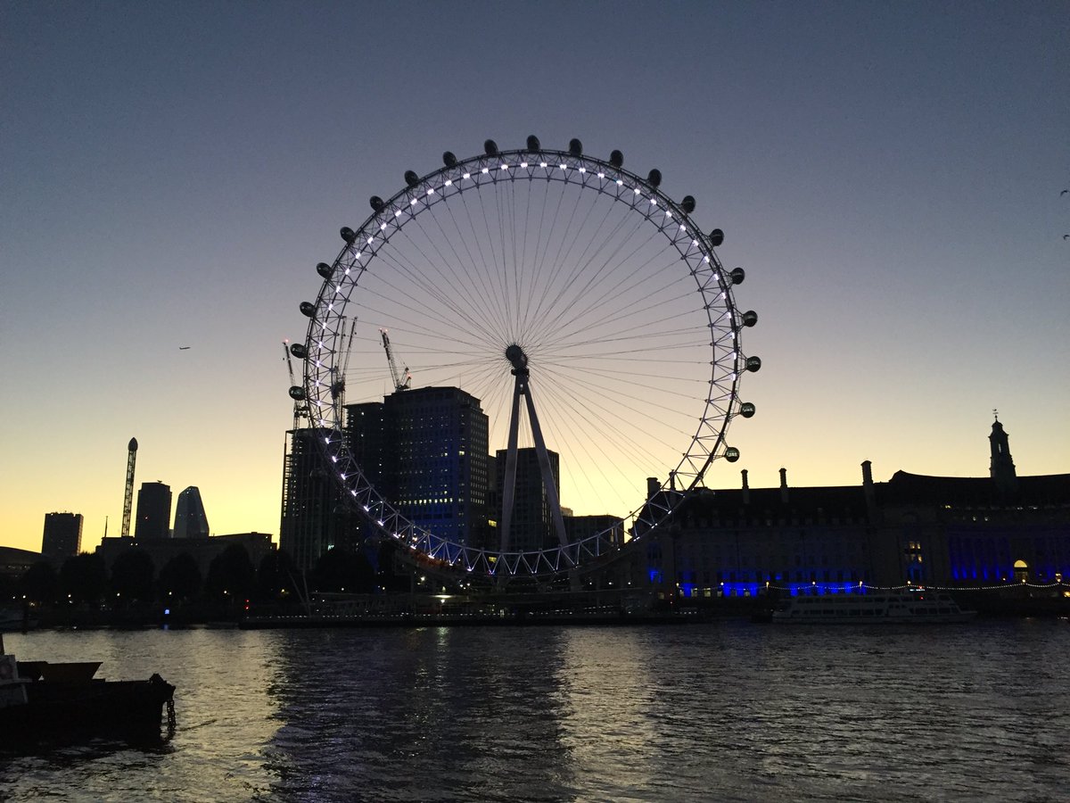 Springle_'s tweet photo. The early start is definitely worth it when you get treated to these London views #earlybird #stravacycling https://t.co/MEdvWhic7v