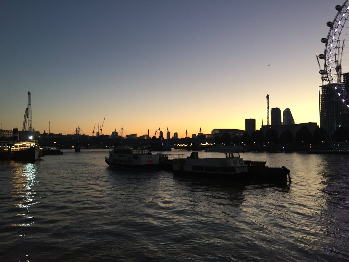 Springle_'s tweet photo. The early start is definitely worth it when you get treated to these London views #earlybird #stravacycling https://t.co/MEdvWhic7v