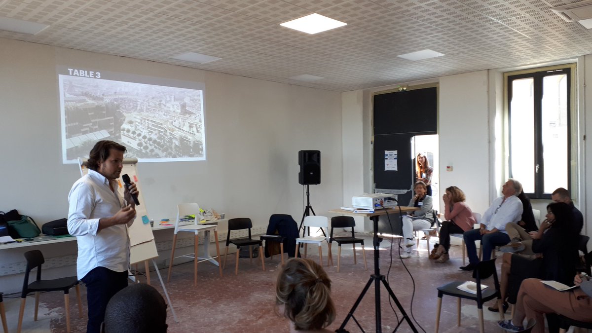 marseillesol's tweet photo. "Tous les ingrédients sont là pour refaire de Marseille une ville autonome en alimentation, d'ici 2030 !" Tarik (@marseillesol ) restitue la table 3  @CollectifEmploi  @LeCloitreMars avec la Cité de l'Agriculture https://t.co/Xl7yZfN64t
