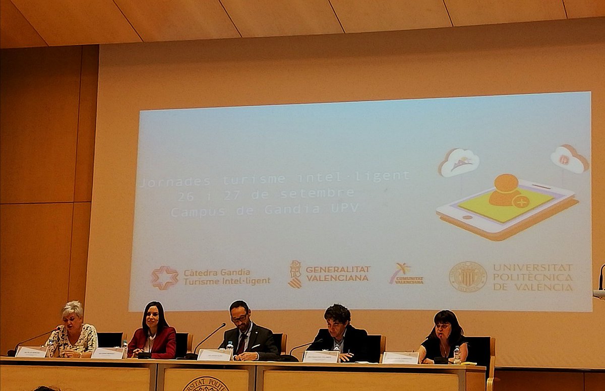 albaidaturisme's tweet photo. Avui celebrem el dia Mundial del Turisme a les Jornades de Turisme Intel·ligent organitzades per la @UPVCampusGandia.
_____
Hoy celebramos el día Mundial del Turismo en las Jornadas de Turismo Inteligente organizadas por la UPV Gandia.
#WTD2018 #DMT2018 #TurismeIntel2018 #Gandia https://t.co/HtGoVVVjvv