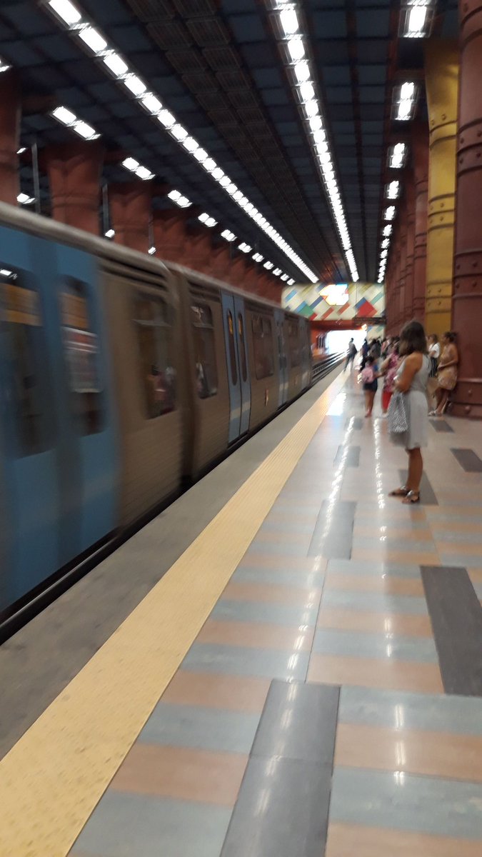 Assim é difícil #metro #linhavermelha #sardinhasenlatadas