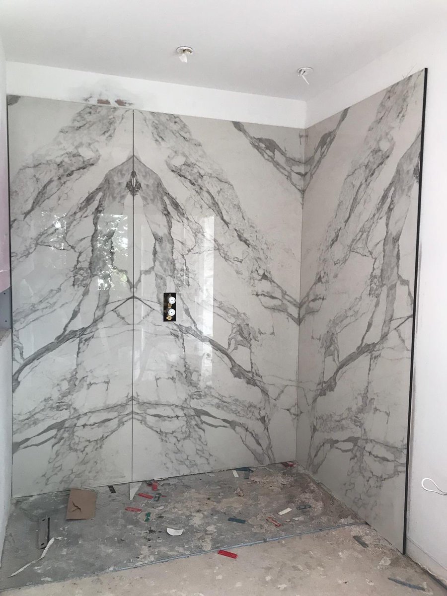 Some of our #largeformattiles starting to be fitted in #alderlyedge for some beautiful high end apartments done the help of our contract manager <a href="/Daniel_ctbs/">Daniel Frith</a> can’t wait to see it finished! 😍
#luxurytiles 
#bookmatchedslabs
