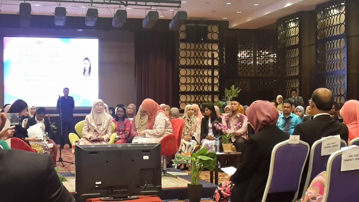 fairycookie817's tweet photo. Perhimpunan Bulanan KPWKM @KPWKM @ukk_kpwkm @lppkn_ukk https://t.co/2HRG3hoG5J