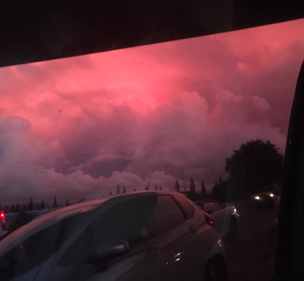 tfkf1008's tweet photo. here’s the sky again because it’s too pretty not to post https://t.co/YxuiTuqQ5c