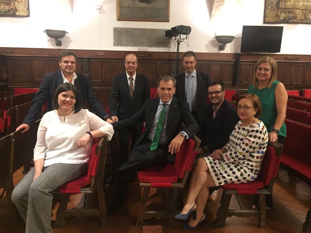 AnaMolinero1's tweet photo. Felicitaciones a la nueva ejecutiva de @SEFAC_aldia en Castilla y León  @tomascodesal  @lualnu10 Ana, M. Jesús, Enrique, Rafa, Luis, Pedro https://t.co/PmOgRy3qoK