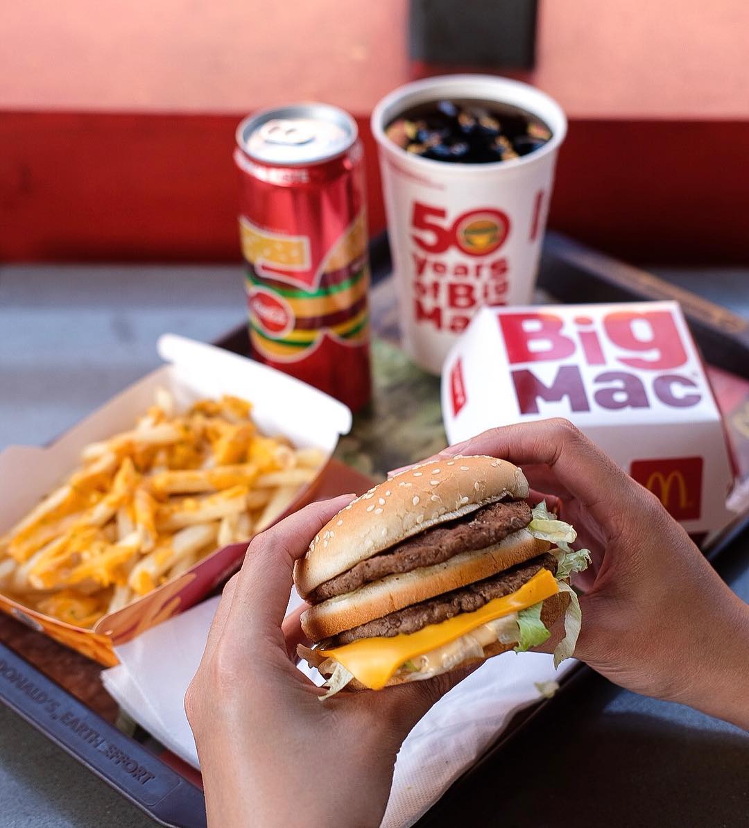 McDonalds_ID's tweet image. Nikmatnya Big Mac Loaded Set jadi lengkap banget dengan Jalapeno Cheese Loaded Fries! Dapatkan juga GRATIS Big Mac CocaCola Special 50th edition, setiap pembelian Big Mac Loaded Set atau Upsize Paket Hemat Big Mac kamu. #BigMac50 #McDLoadedFries #BigMacLoadedSet #JalapenoCheese