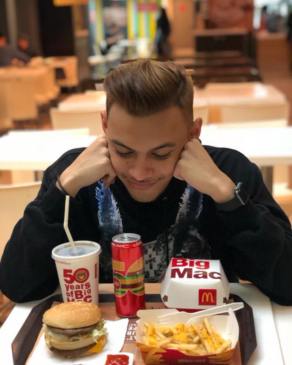 McDonalds_ID's tweet image. Nikmatnya Big Mac Loaded Set jadi lengkap banget dengan Jalapeno Cheese Loaded Fries! Dapatkan juga GRATIS Big Mac CocaCola Special 50th edition, setiap pembelian Big Mac Loaded Set atau Upsize Paket Hemat Big Mac kamu. #BigMac50 #McDLoadedFries #BigMacLoadedSet #JalapenoCheese