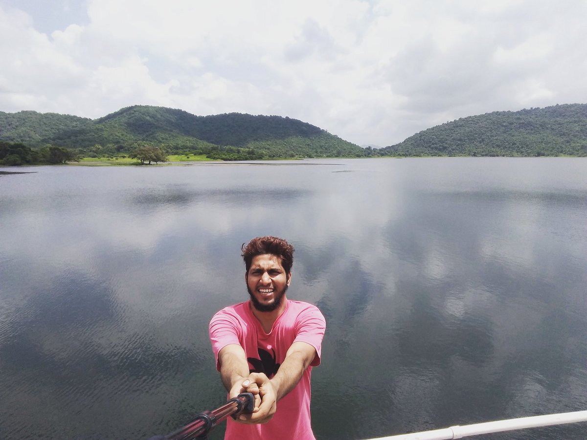 gautam_vaishnav's tweet photo. Bohot bhaari hai ye #selfie #stick
.
We are going for #Tracial - Unplanned Travel with Social Touch on 28th sept 07pm to 03rd Oct 06am The craziest of all😁😁😁
.
#trek #travel #trekraw #upasana #traveler #backpacker #backpack #unplanned #social #socialwork #explore #adventure https://t.co/SpLByxOOVk