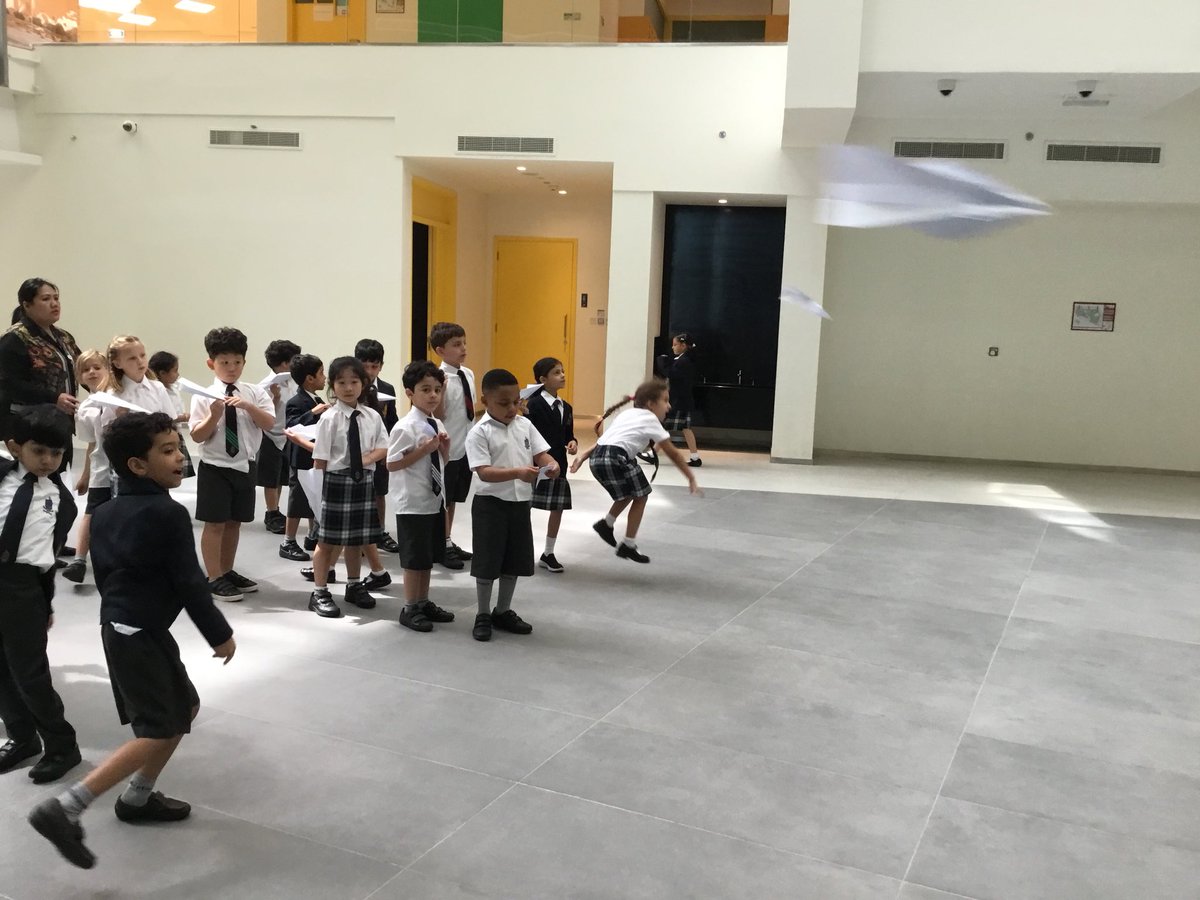 ReptonADYr2's tweet image. Here are some more photos. #ReptonADYr2 #ReptonADScience #forces #gravity #handsonlearning