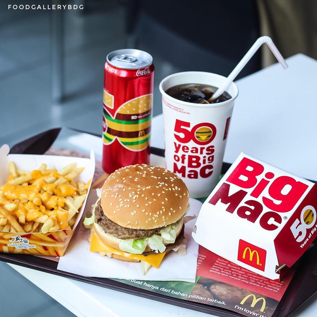 McDonalds_ID's tweet image. Nikmatnya Big Mac Loaded Set jadi lengkap banget dengan Jalapeno Cheese Loaded Fries! Dapatkan juga GRATIS Big Mac CocaCola Special 50th edition, setiap pembelian Big Mac Loaded Set atau Upsize Paket Hemat Big Mac kamu. #BigMac50 #McDLoadedFries #BigMacLoadedSet #JalapenoCheese