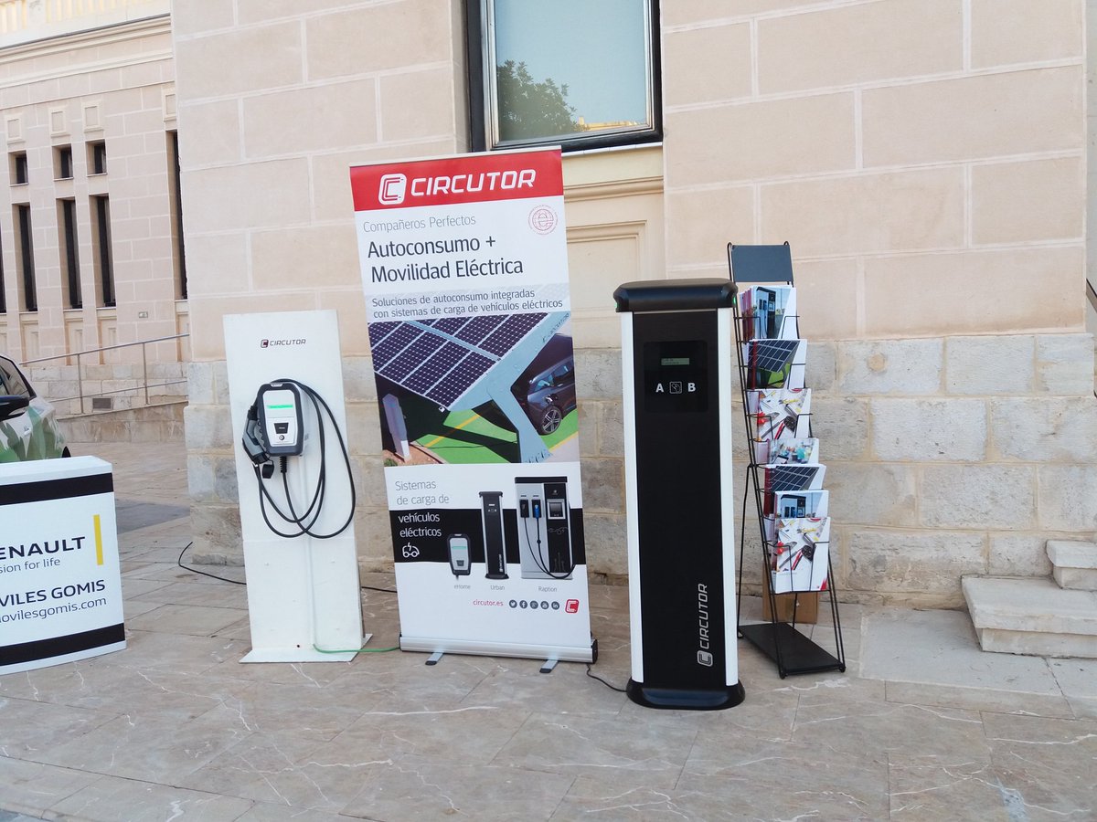 JMEdoCircutor's tweet photo. Todo preparado para la jornada de #MovilidadEléctrica organizada por @alicantenergia y la @dipuAlicante en el @marqalicante https://t.co/MzoBicAhX7