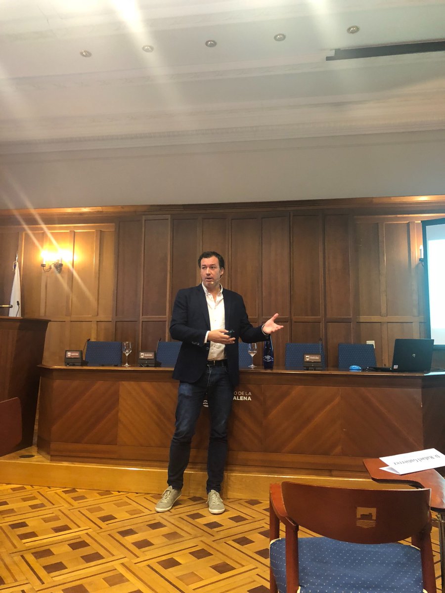 semilla_com's tweet photo. "Cuanto más perdure ese recuerdo, más éxito habremos tenido" Rafa Gutiérrez @trevolvision 
#comunicacióneventos @OpceCantabria #eventolab @PdelaMagdalena https://t.co/aDJZ0a3z8z
