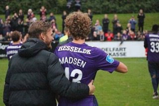 PlayerMatchCom's tweet photo. 18 years old Nicolas Madsen made his officiel debut for #FCMidtjylland in yesterdays cup game against DalumIf. 
#PlayerMatch #Denmark #sldk #fcm #dalumif #soccer #strong #debut #goodjob #harwork #talent #future #passion #happy #football #photooftheday 
https://t.co/fUFQmEUwU6 https://t.co/jIewOBi0Rh