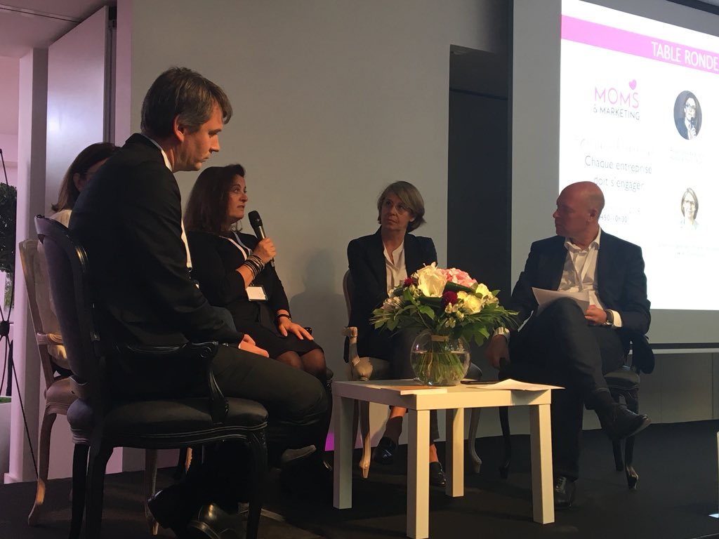 AMP_Disney's tweet photo. En place pour assister à la table ronde ´Chaque Entreprise doit  s’Engager’  @AFSattonnay #momsandmarketing2018 #DisneyTousEnForme #RSE #jeunesse #education #EntrepriseResponsable https://t.co/GnG3zRMClm