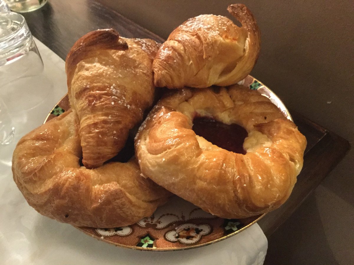 Warm pastries! Fantastic start to the day courtesy of the lovely Fitzwilliam &amp; Hughes cafe near Riverside House <a href="/FandHCoffee/">Fitzwilliam & Hughes</a>. Conducting evaluation interviews with <a href="/RMBCPress/">Rotherham Council</a> here all day - pop in for a coffee on us if you’re nearby! #Rotherhamiswonderful