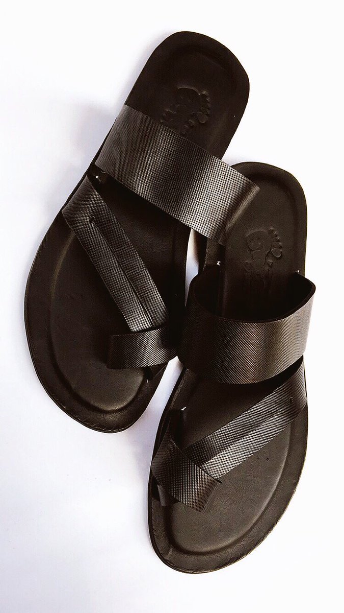 Temitayoo_'s tweet photo. @DrJoeAbah @titobalogun @tripletosh Leather footwear By @Temitayoo_ a pair costs N7500 https://t.co/2LRsx2FpTB