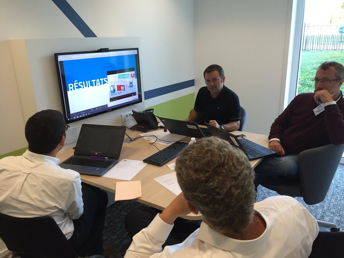 Ca secoue ! Beaucoup de questions à <a href="/SUiteeCobotics/">SUitee Cobotics</a> par nos partenaires <a href="/CGI_FR/">CGI en France</a> @Nexecur_groupe : c'est top la synergie de l'écosystème <a href="/villageCAav/">Le Village by CA Atlantique Vendée</a> 👏