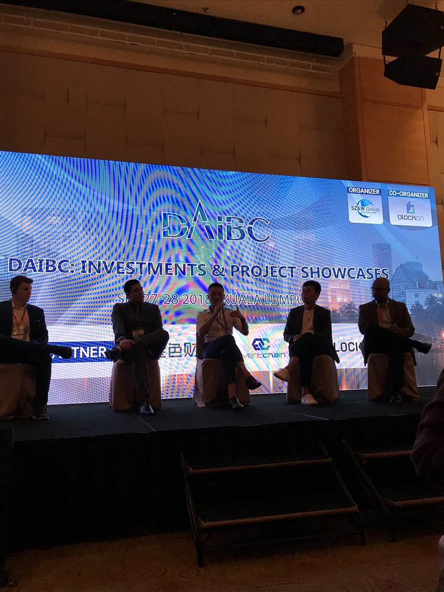 lyu_johnny's tweet photo. Brainstorming with my fellow panelists on how to identify great blockchain projects at #DAIBC #Blockchain #cryptocurrency #Kucoin https://t.co/UDSUOt05vU