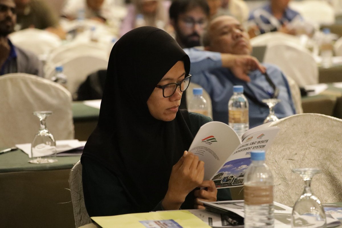 swcorp_my's tweet photo. Live update : Seminar Tranformasi Pengurusan Sisa Binaan Di Malaysia.

Segmen Terakhir : C&amp;D Waste Management System Malaysia.

#swcorp #CIDB #seminar #STPSBDM https://t.co/y506nYLP6B