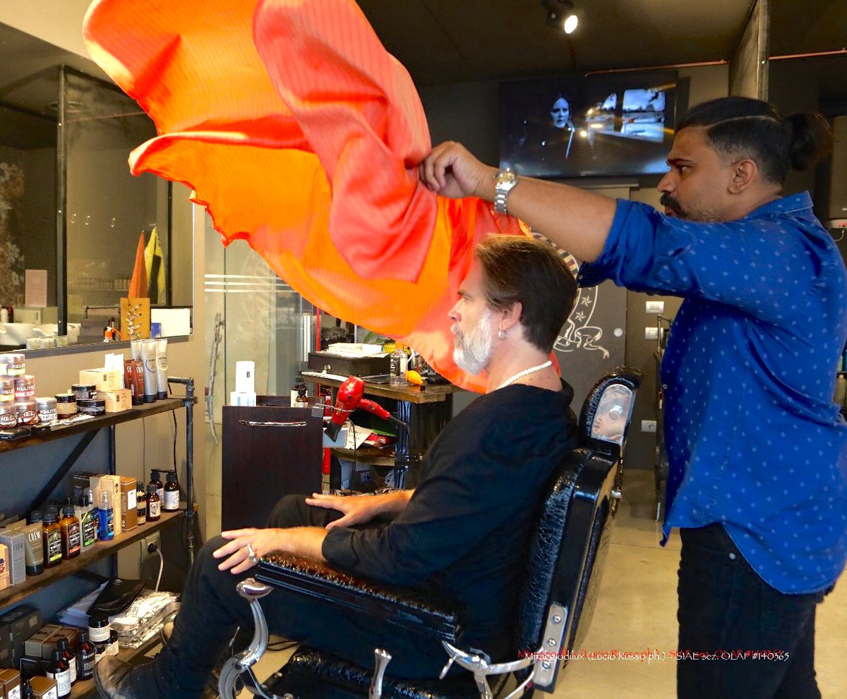 DavideGambarini's tweet photo. Mens sana in corpore sano. #goodmorning #oldsam #samrhino #gentiluomodifortuna #ceraunavoltavr #barbershop #verona @romeshsydney   pic by @semplicitadelcaos @stevenrenso https://t.co/roUEM27PHI