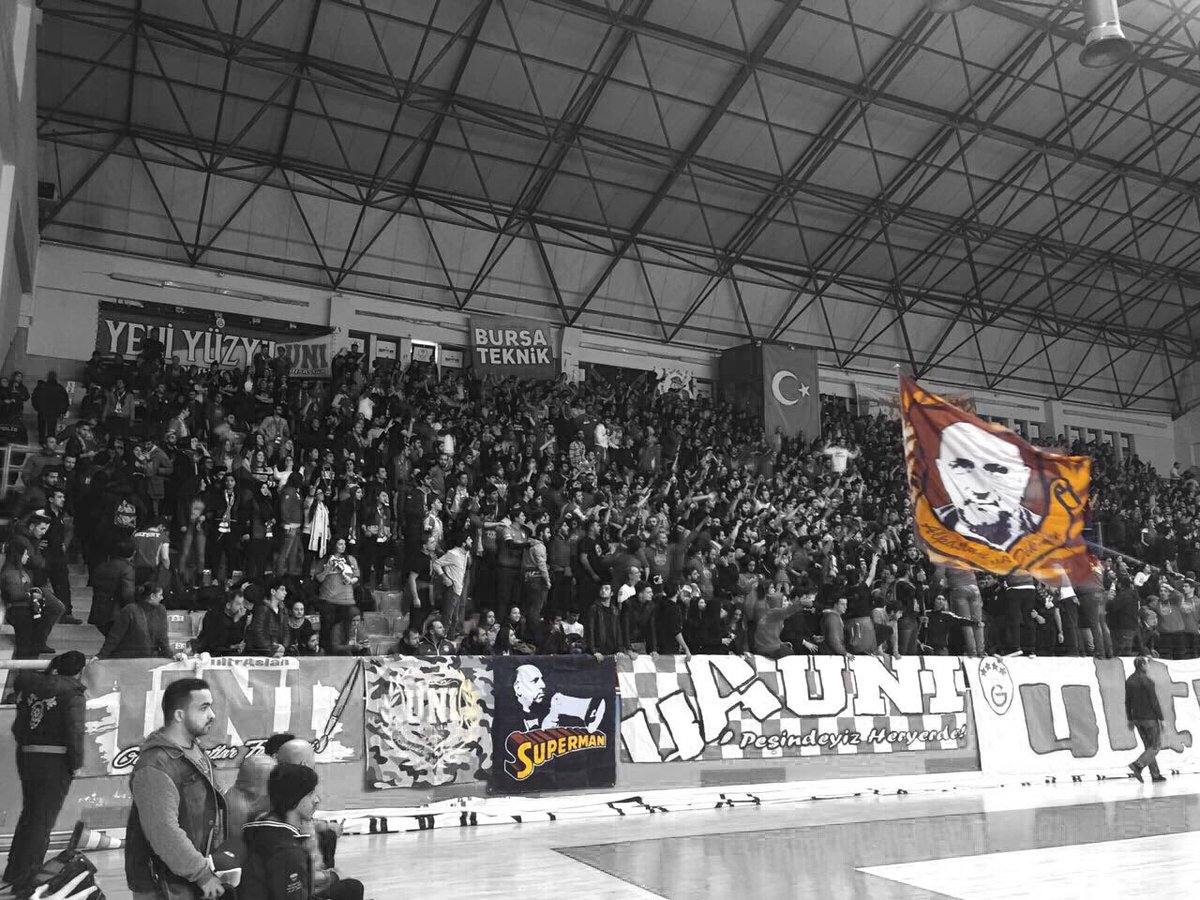 BofB1905's tweet photo. Salonda, statta, sokakta
Superman hep yanımızda! #ultrAslanUNI
#KalbimizdesinAlpaslanDikmen https://t.co/HyVsTa5vCz
