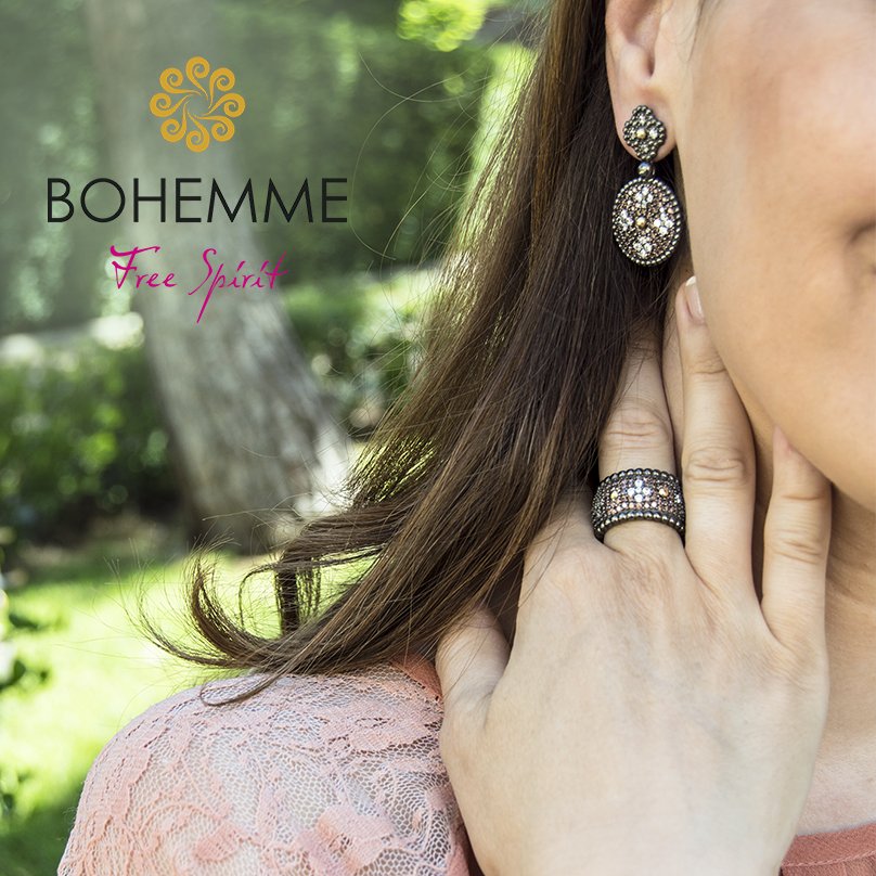 BohemmeJewels's tweet photo. Hoy la princesa del cuento eres tú 👑 You are the fairytale princess today
.
#Bohemme #Princess #PrincessTale #goldjewelry #silverjewelry #gold #silver #earring #rings #pendant #universoBohemme #jewelry #fashion #jewerlyhomemade #luxury #highquality
.
https://t.co/Qxk1ir3MqT https://t.co/HIxj0bvrdM