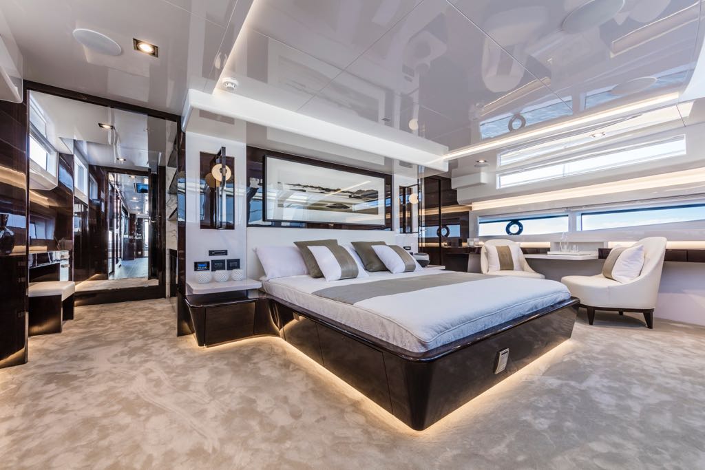 baxtermarine's tweet photo. COME TODAY &amp; Discover our new Pearl 95 at the Monaco Yacht Show, stand H13 - Quai L’Hirondelle. 🛥️

#PEARL95 - Style and performance on a whole different scale.

#BaxterMarine #PEARLyachts #PuertoPortals #LuxuryLife #LuxuryYachts #DreamedLife #Mallorca #yachts #boats #sealife https://t.co/gR8JCAKA4p