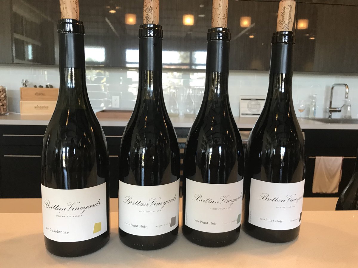 LindaKissam's tweet photo. This dynamic duo - separately but equally- make some killer wines from the Willamette Valley AVA. YOU Gotta taste these wines from Brittan Vineyards and Winderlea Vineyards and Winery at one tasting room. @Winderlea @BrittanPinot @wvwines https://t.co/1pWGgvSbFk