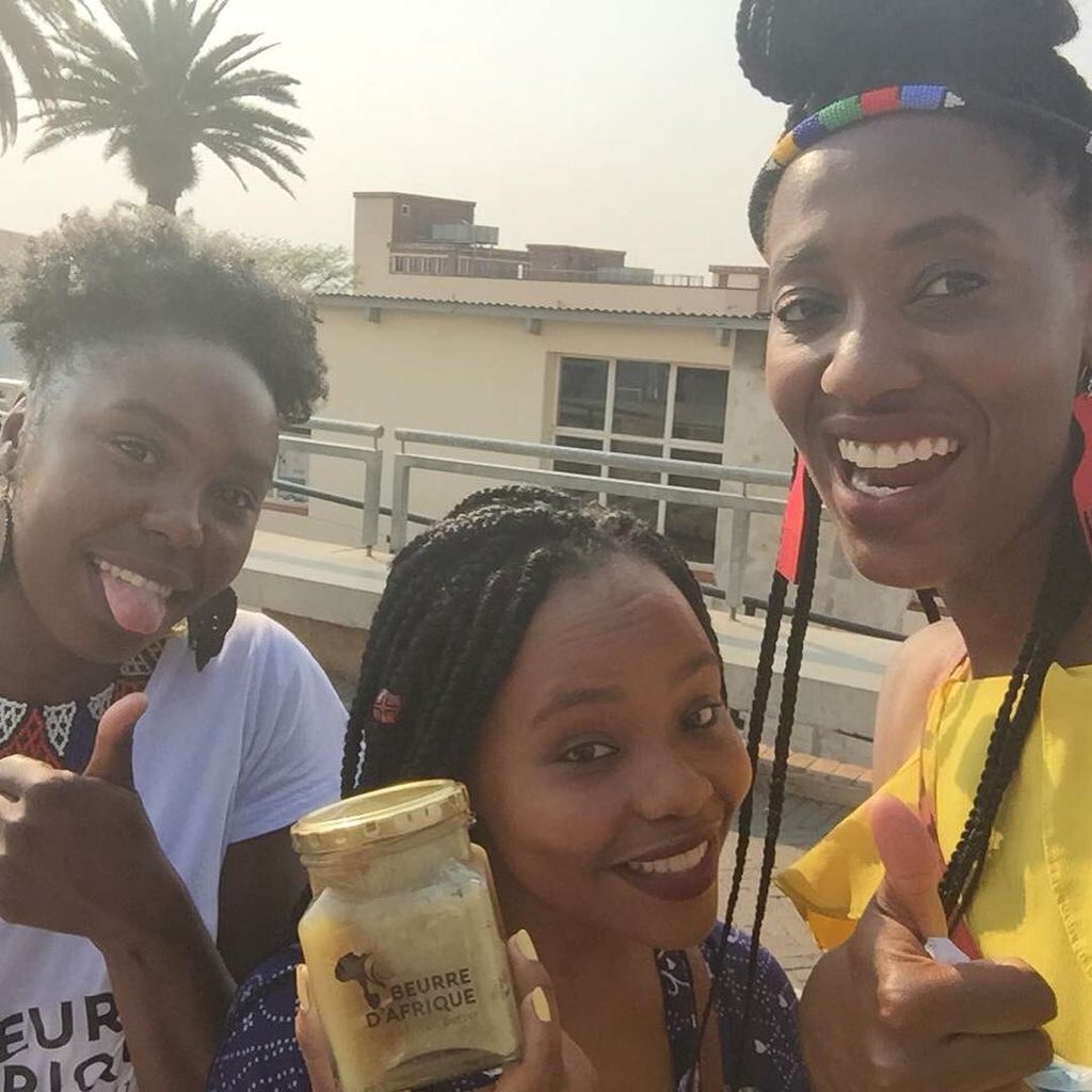beurredafrique's tweet photo. The Johannesburg Natural Hair expo was a blast! Met some seriously amazing people! #sheabutter #naturalhair #curlyhair #naturalhairbloggers https://t.co/BfJ6T8XCUZ