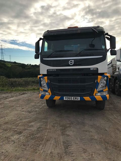Ryanjonesgroup's tweet photo. Ryan Jones Group is continuing to grow by adding a new Volvo FM420 Truck to the fleet. Why not give Kerry a call today for delivery of aggregate or any muck-away (inert material or non-hazardous material) on 07943524273 - you won't be left disappointed!

#Fleet #Volvo https://t.co/NeBrMo3ikG