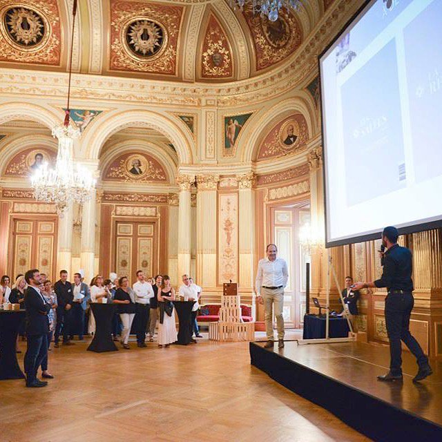 Capde_Traiteur's tweet photo. Retour en images sur la soirée organisée à l'@operadebordeaux, par @SOevenements &amp; @MDMBordeaux, pour présenter les nouveaux Guides des Salles et Guides de la Réception. 🏛📙 https://t.co/dFRS7hMw9s