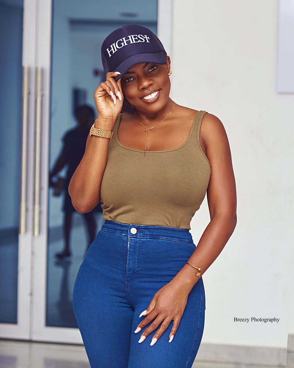 thenanaaba's tweet image. I don’t know what’s tighter? Our jeans or our friendship? #Highest #sarknation