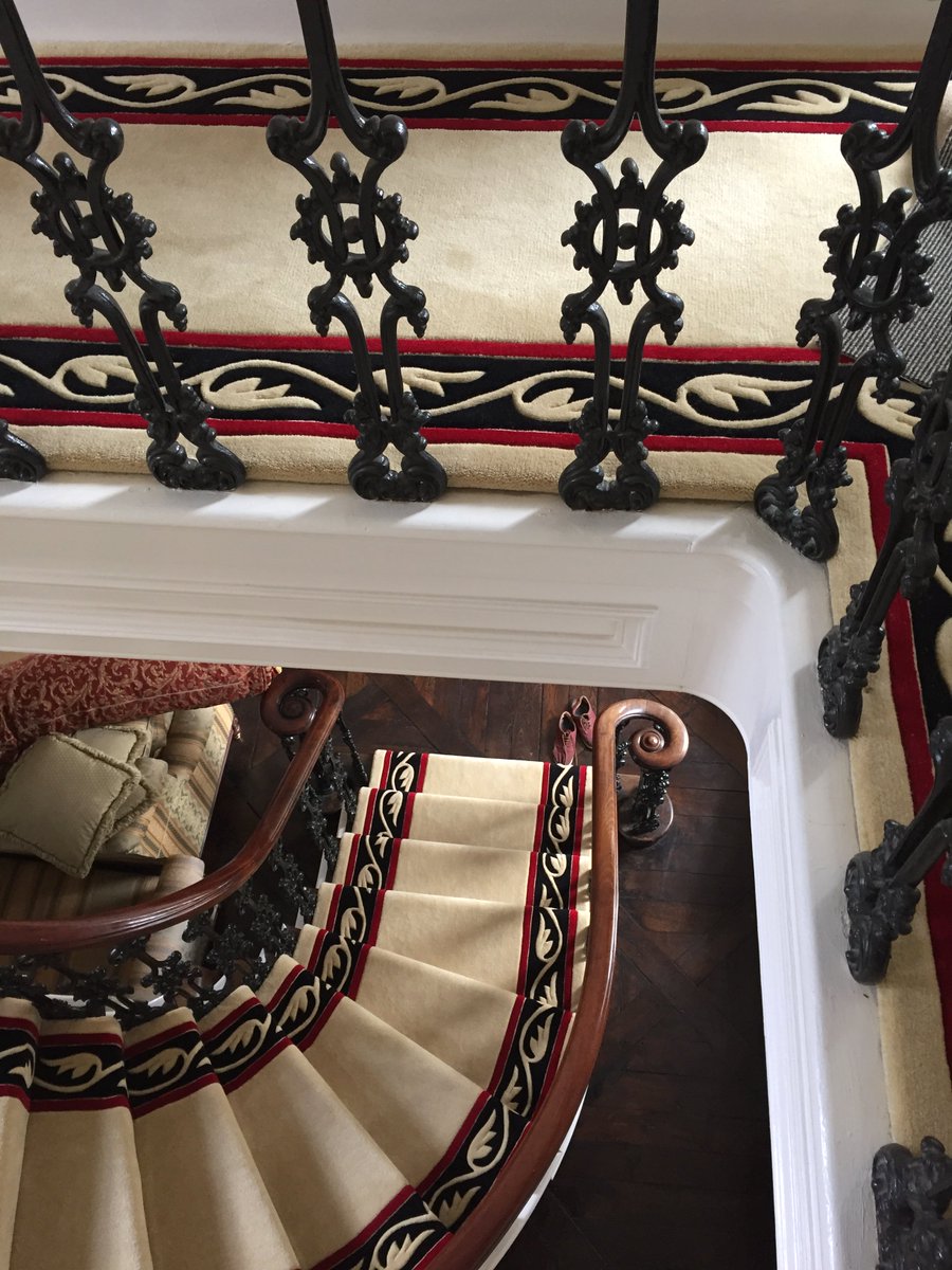 BronteCarpets's tweet photo. Custom made 100% Wool carpet with Hand Inlaid and Hand Carved "Vine" Border that we measured and manufactured on behalf of a retailer in Derbyshire.
#wool #carpet #border #interiors #interiordesign #bespoke https://t.co/CmK5zybrqn