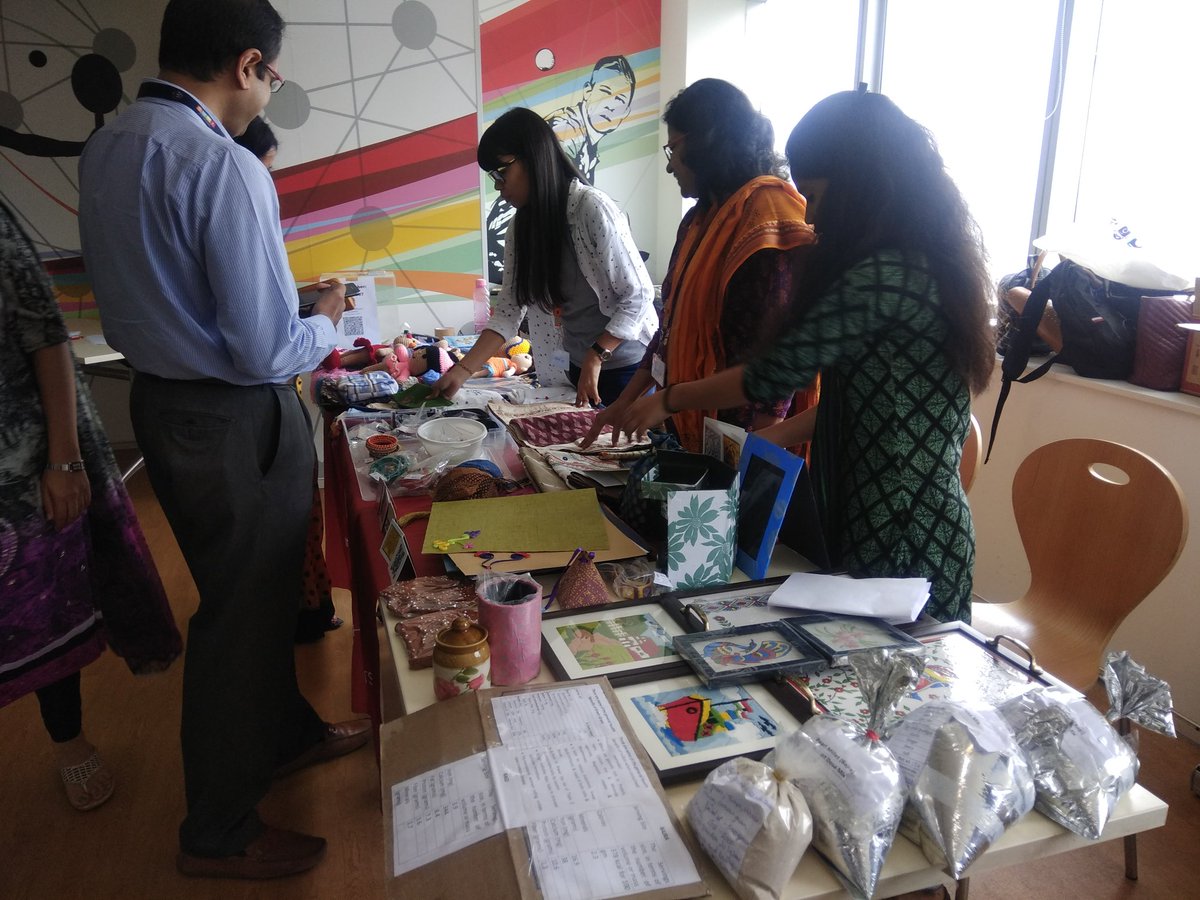 Happy customers at the #CSR stalls today... It's a loot. Celebrating #diversityandinclusion week at #SGGSC #differentlytogether <a href="/Vidya_India/">VIDYA</a> @TIDEBANGALORE1 @SocGen_India @reachinghand96 <a href="/sunil_insead/">Sunil Shah</a> <a href="/rikozarzour/">david verdier</a> <a href="/JasminIgnatius/">JASMIN</a> #sparksocialchange <a href="/SylviePrea/">Sylvie Préa</a> <a href="/caroguillaumin/">caroline guillaumin</a>