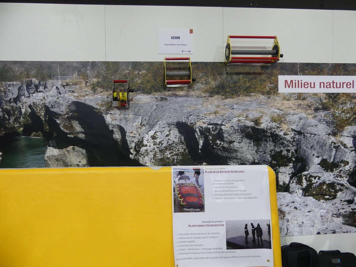 CCI_Ain's tweet photo. En direct du Village #AinSavoirFaire : parcourez l'univers #MilieuNaturel avec les entreprises de l'Ain #ACETT #ECRM #GroupeBrunet #MéandreTechnologie #MSATheSafetyCie #Paratronic @Poralu_Marine... Les produits exposés sont détaillés p.11 de la brochure ➡ https://t.co/nmHUGsNZhn https://t.co/5gSurMPxaD