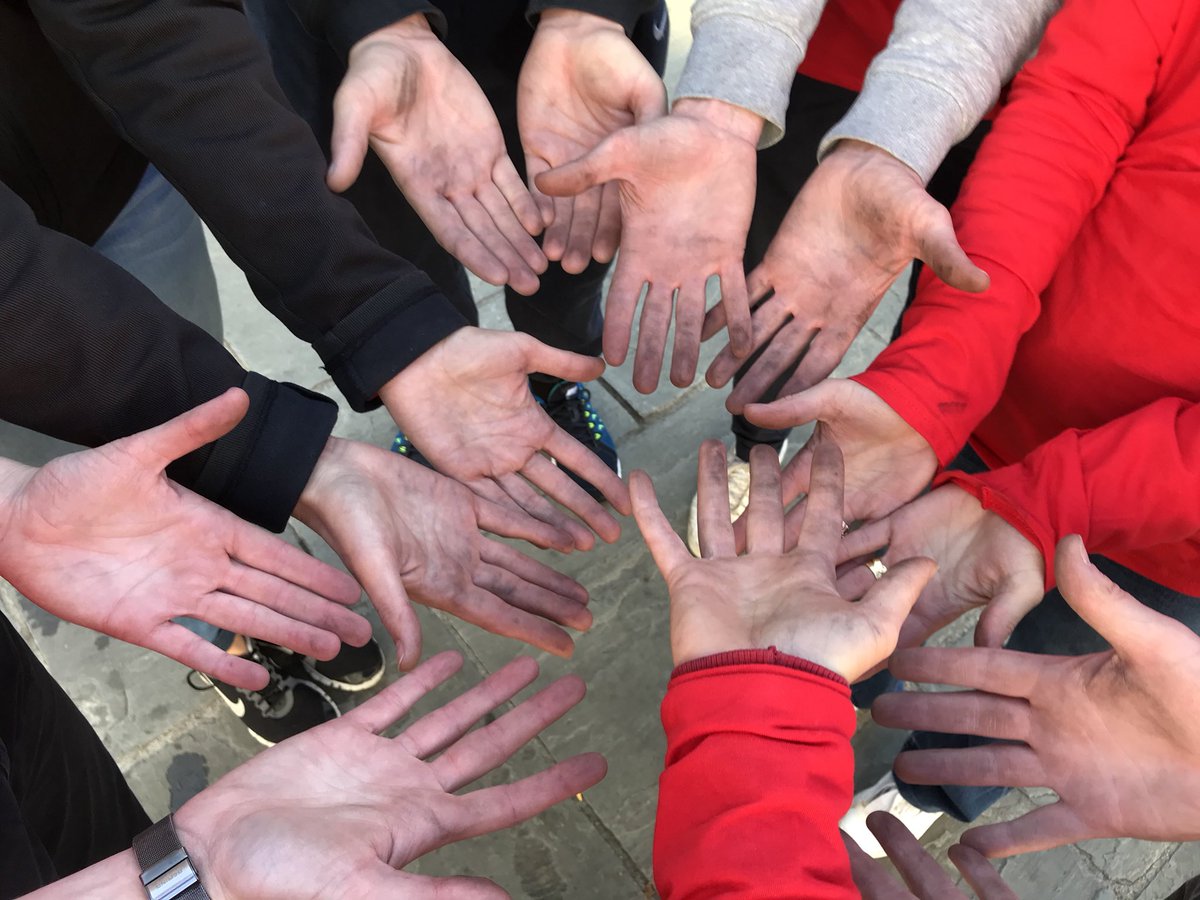 VerspeeltF's tweet photo. #WeAreLilly https://t.co/qMmBWRfmwl