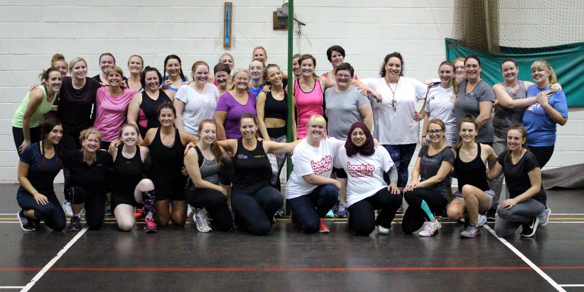 EnglandNetball's tweet photo. 💬 "There was a really nice mix, a variety of different shapes and sizes: older people, younger people, people who had just had babies."

Back to Netball sessions are providing women of all ages with an enjoyable return to the sport! ☺️

👉 https://t.co/CcqruKI3gm https://t.co/tsMMd1zLey