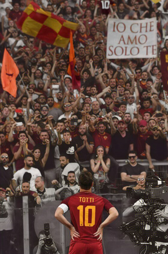 CesareRacconta's tweet photo. In mezzo a tutte queste facce 
come se con te sparisse anche il dolore, 
senza lasciare tracce

Tanti auguri Capitano!
#Totti #UnCapitano #27settembre
@CremoniniCesare https://t.co/BrpRifBNrR