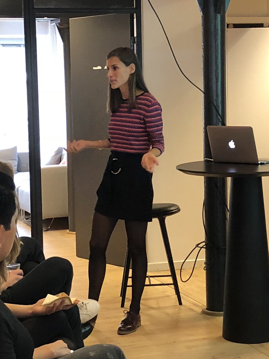 ritters90's tweet photo. Traditional media vs a Chat Bot ! Bots have more engagement at the moment according to Nathalie from the farm company #healthbot2018 @Ogilvy https://t.co/Dxa9BmXWwK