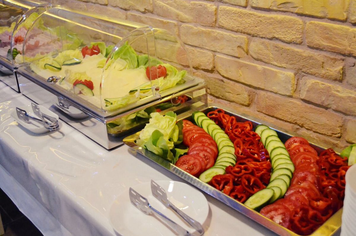 FullMoonHostel's tweet photo. Select your favourite breakfast!🤤🍳🥞🥓 
#budapest #photography #fullmoon #hosteldesign #morning #yummy #food #breakfast #design #delicious #hungary #likeforlikes #followforfollowback #follow #traveller #september #guide #hostel https://t.co/WVIOmWmGG1